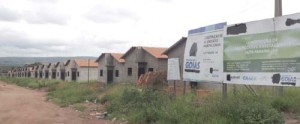 Unidades habitacionais com mais de 70% já concluídas se transformaram em latrinas e mocós para usuários e traficantes de drogas