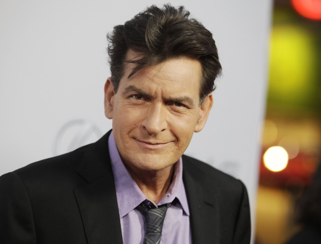 Photo Buscar o artigo Ator Charlie Sheen posa para fotos em Hollywood. 11/04/2013 REUTERS/Fred Prouser