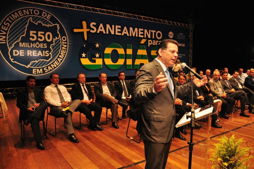 Governador Marconi /Assinatura de Ordens de Serviço para obras de saneamento em vários municípios. Goiânia, 15 de Dezembro 2015, foto: Walter Alves.