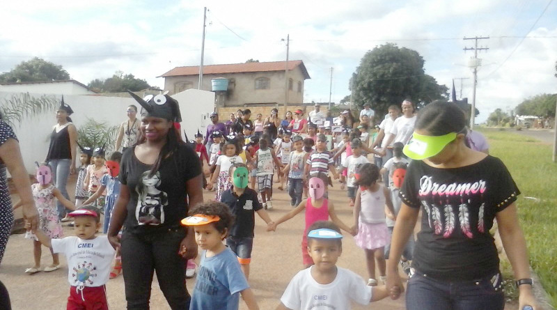 Caminhada fez parte do dia de luta contra o Aedes Aegypti em Alto Paraíso