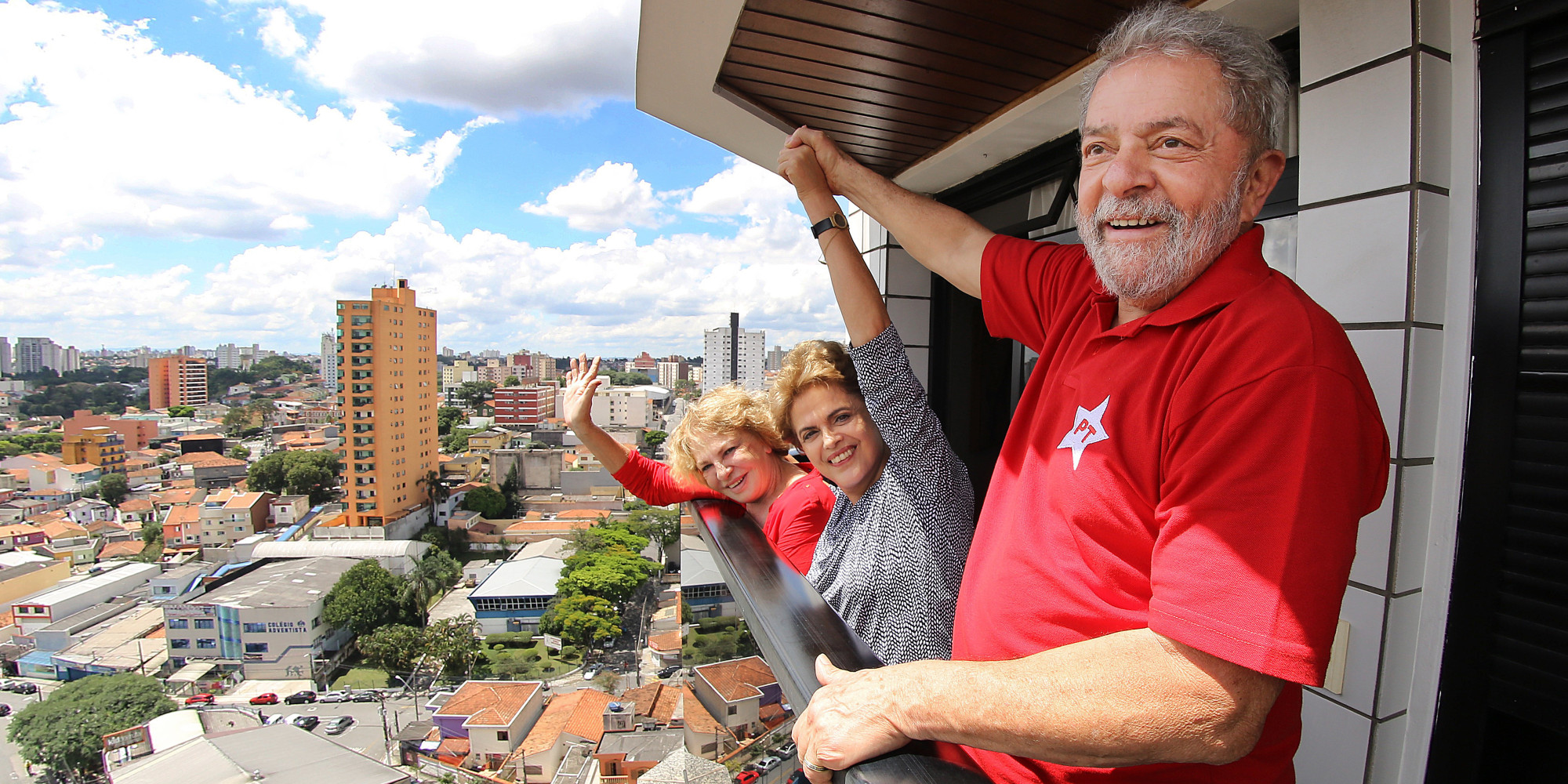 A Promotoria sustenta que o petista cometeu crime de lavagem de dinheiro e falsidade ideológica ao supostamente ocultar a propriedade do imóvel.