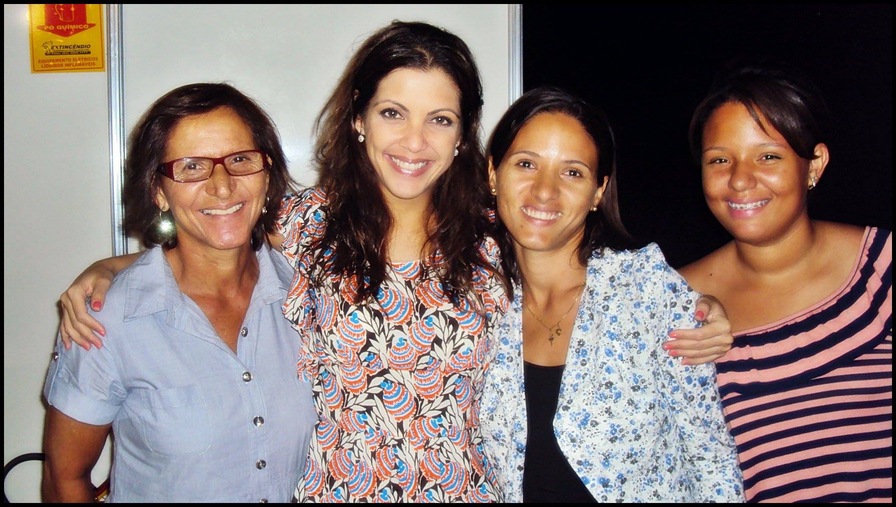 No Salão do livro, em Palmas, 2011, momento de interação entre escritora e público.