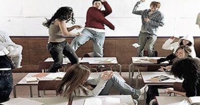 EDUCAÇÃO – Projeto permite reprovação de alunos no ano escolar por mau comportamento.