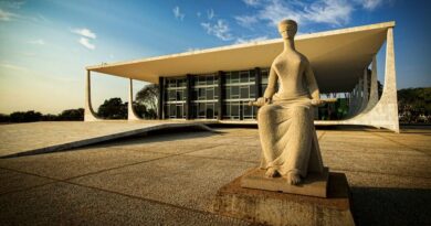 SERVIÇO PÚBLICO – Supersalários no Judiciário crescem 49,3% em 2024, mostra estudo.