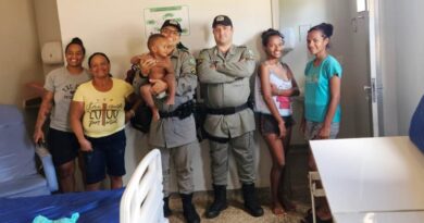 HERÓIS DE FARDA – Policiais da 14ª CIPM salvam bebê engasgado durante patrulhamento em São João d’Aliança.