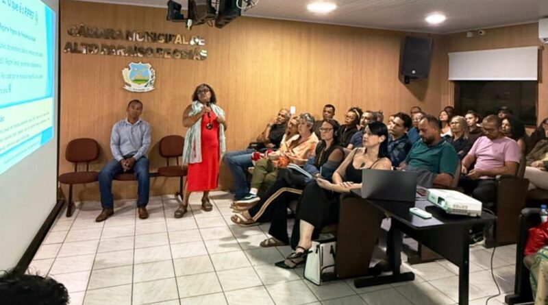TRANSPARÊNCIA E DEBATE – Câmara realiza reunião para esclarecer reforma da previdência municipal em Alto Paraíso de Goiás.